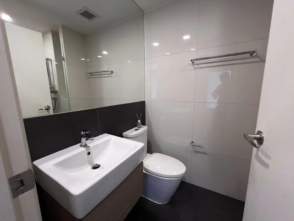 Condo for rent Chambers Onnut Station, a nice room, complete with furniture and electrical appliances. Hurry and reserve now, don't wait.