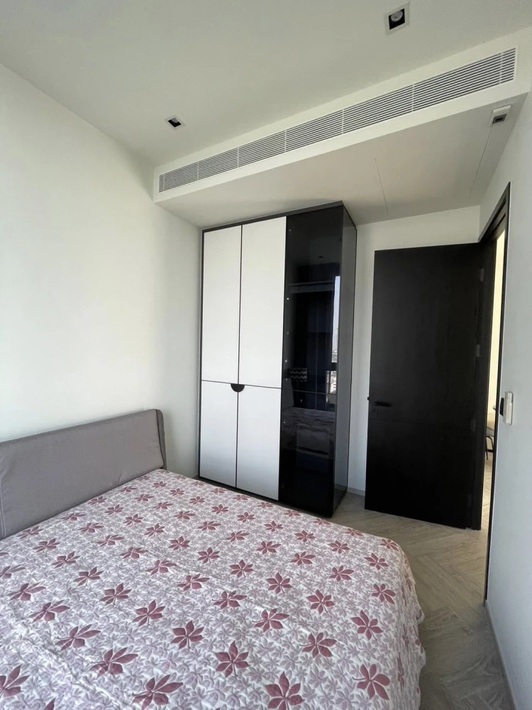 Condo for rent: Chapter Charoennakhon-Riverside. Large, comfortable room. Great living space. Great price. Come reserve now!