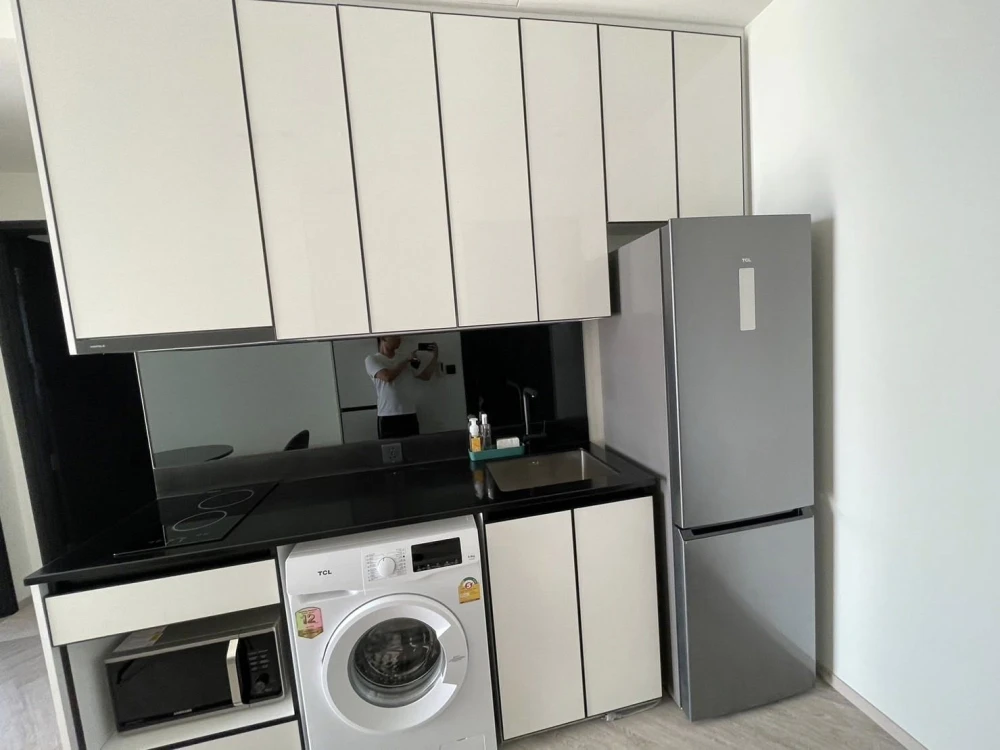 Condo for rent: Chapter Charoennakhon-Riverside. Large, comfortable room. Great living space. Great price. Come reserve now!