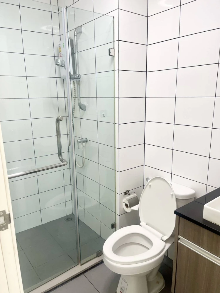 Condo for rent at Chapter One Eco Huai Khwang. Ready to move in, fully furnished, great price. Book now!