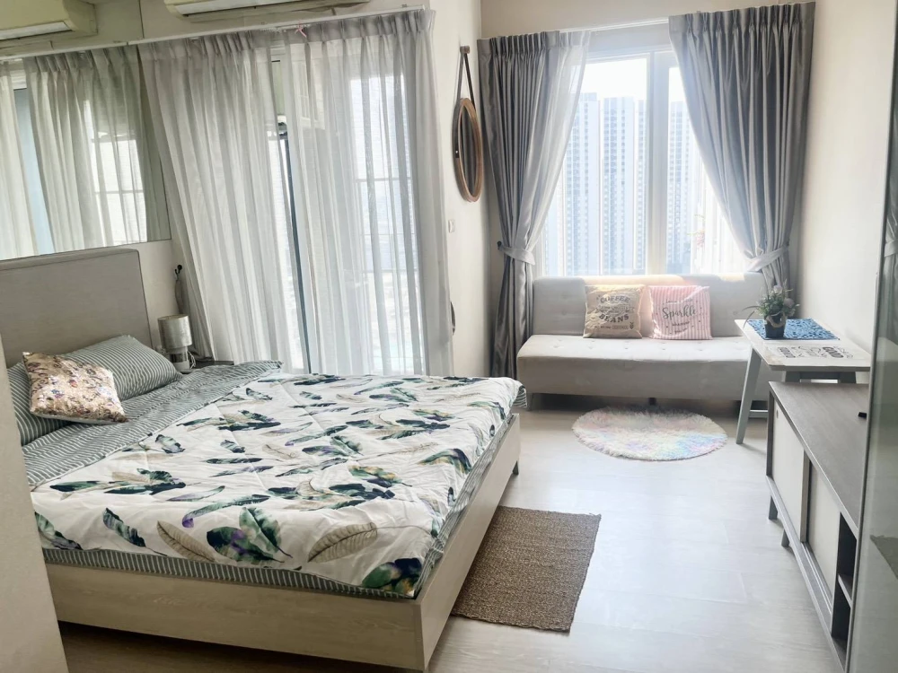 Condo for rent at Chapter One Eco Huai Khwang. Ready to move in, fully furnished, great price. Book now!