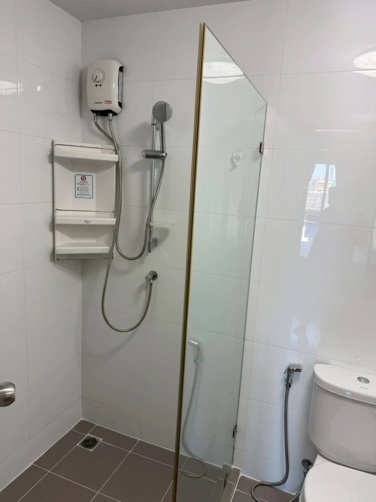Condo for rent: Chapter One The Campus Kaset. Spacious room, lots of usable space, best price. Hurry and reserve before you miss your chance.