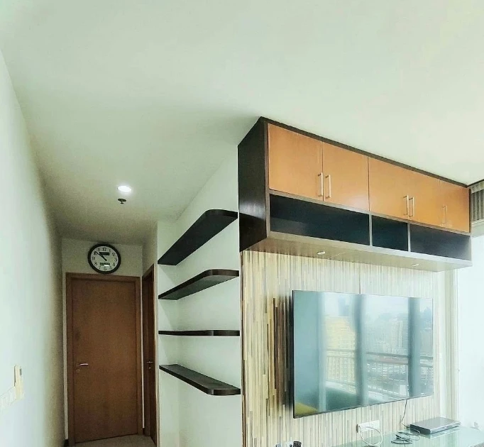Spacious condo for rent at Circle Condominium. Plenty of living space. Book now! Don't miss out!