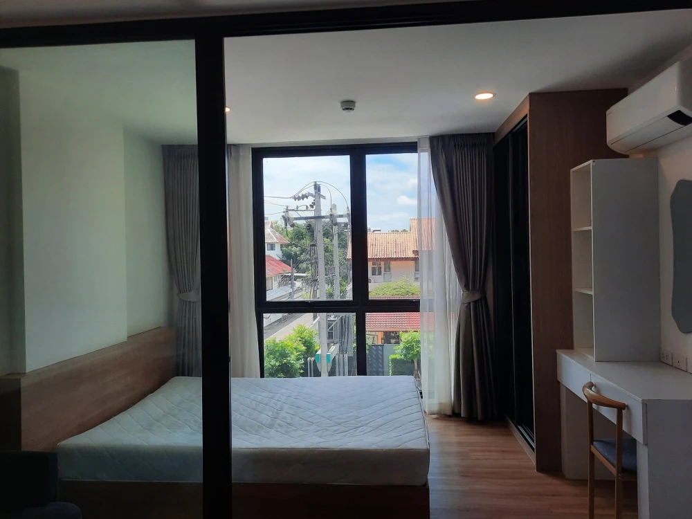 Condo for rent at CYBIQ Rama 9-Ramkhamhaeng 24. A lovely, pet-friendly unit—perfect for pet parents. Don't miss out!