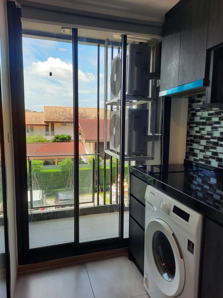 Condo for rent at CYBIQ Rama 9-Ramkhamhaeng 24. A lovely, pet-friendly unit—perfect for pet parents. Don't miss out!