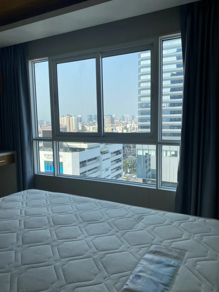 Condo for rent at Diamond Ratchada. Spacious and comfortable unit with ample living space, fully furnished with appliances. Book now!