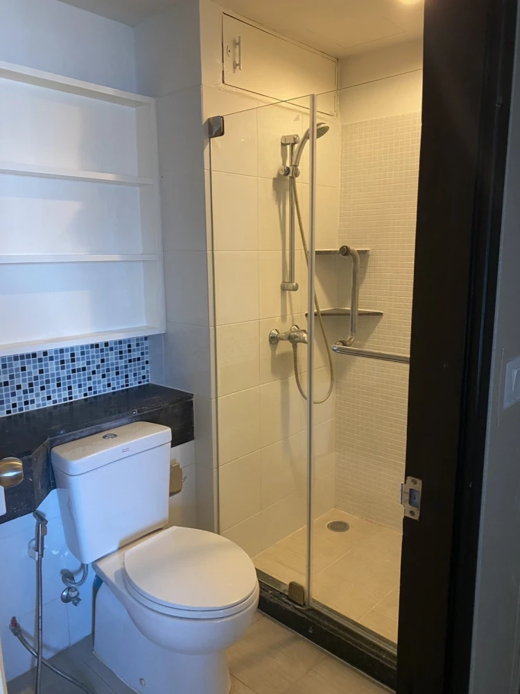 Condo for rent at Diamond Ratchada. Spacious and comfortable unit with ample living space, fully furnished with appliances. Book now!