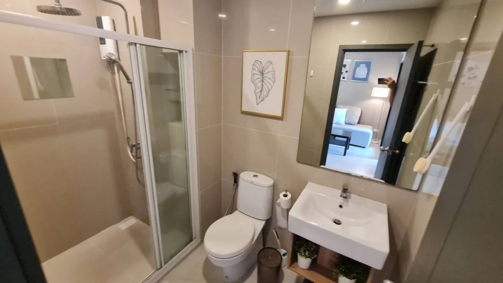 Condo for rent Elio Del Nest, Building A, 12th floor, beautiful view, no blocked view, not hot, good wind, good price, come and reserve today.