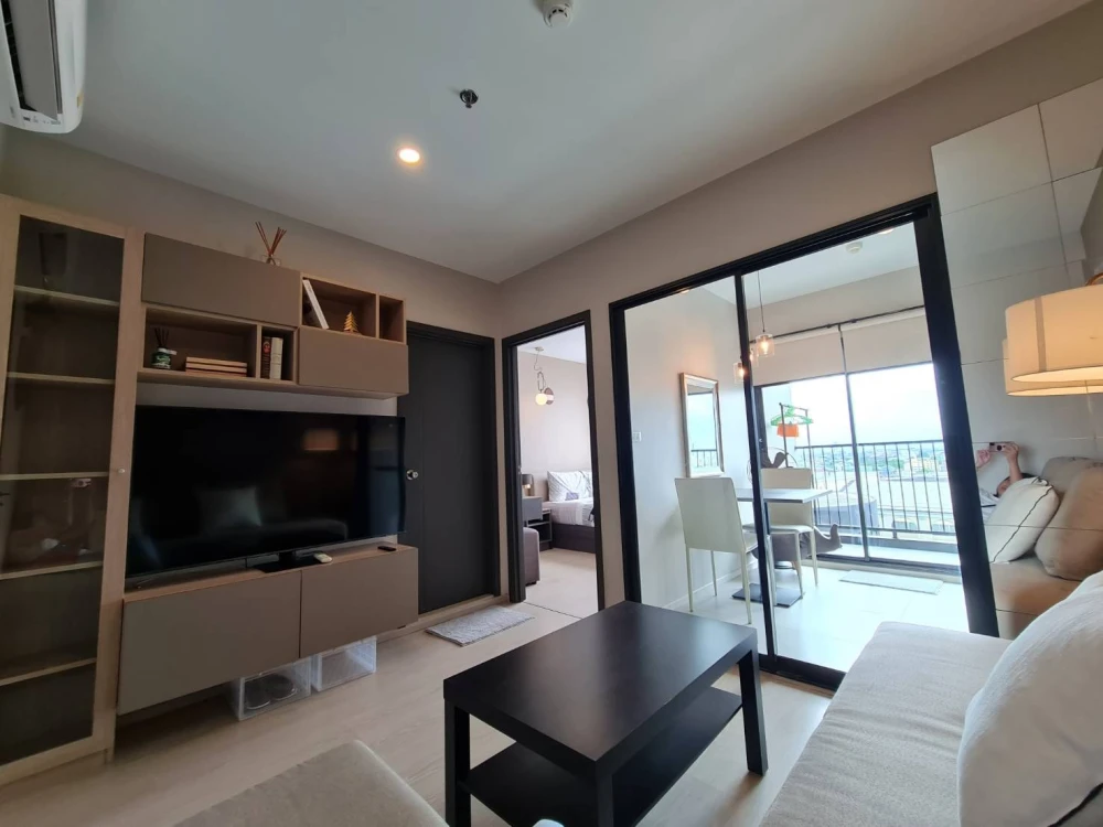 Condo for rent Elio Del Nest, Building A, 12th floor, beautiful view, no blocked view, not hot, good wind, good price, come and reserve today.