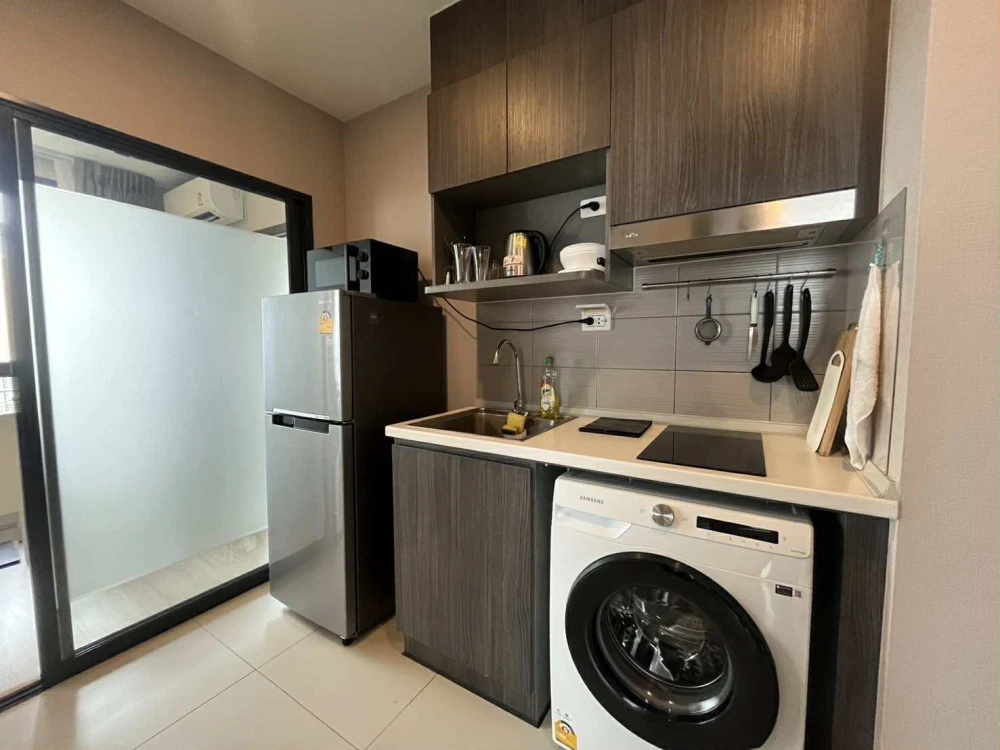 Condo for rent at Elio del Nest. Spacious room with efficient use of space. Convenient and fully equipped. Book now before you miss this opportunity.