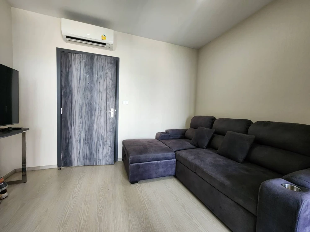 Condo for rent, Elio del Nest, ready to move in, high floor, city view, open, airy, good ventilation. You definitely shouldn't miss this.