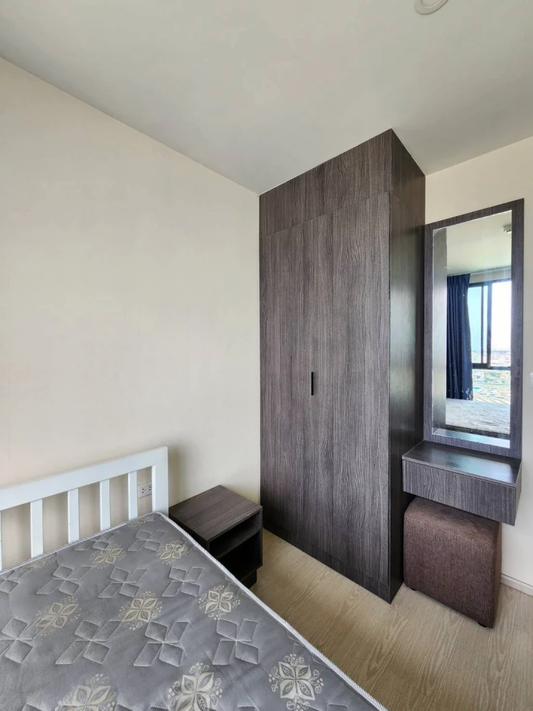 Condo for rent, Elio del Nest, ready to move in, high floor, city view, open, airy, good ventilation. You definitely shouldn't miss this.