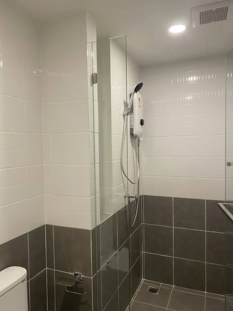Condo for rent at FLEXI Sathon - Charoen Nakhon. Ready to move in, fully furnished, great price. Book now!