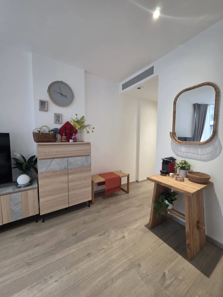 Fynn Asoke condo for rent—spacious and comfortable with ample living area and full facilities. Book now!