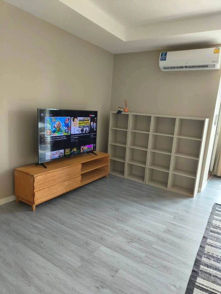 Condo for rent at Garden Asoke Rama 9. Spacious and comfortable unit with efficient use of space. Don't miss out!