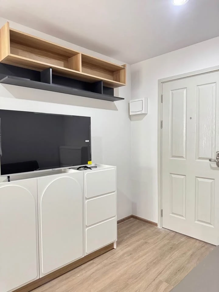 Condo for rent, Hi Rise Ratchayothin, nice room, comes with furniture, complete electrical appliances, move in urgently.