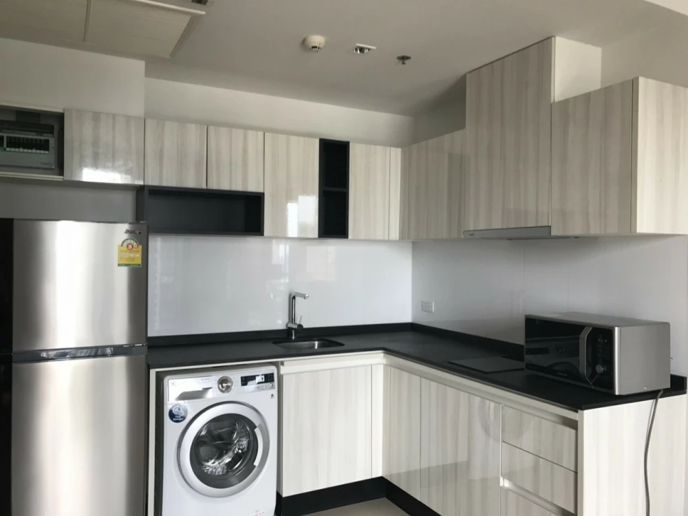 Condo for rent at HQ Thonglor. Nice room, fully furnished. Just bring your belongings and move in! Book now!