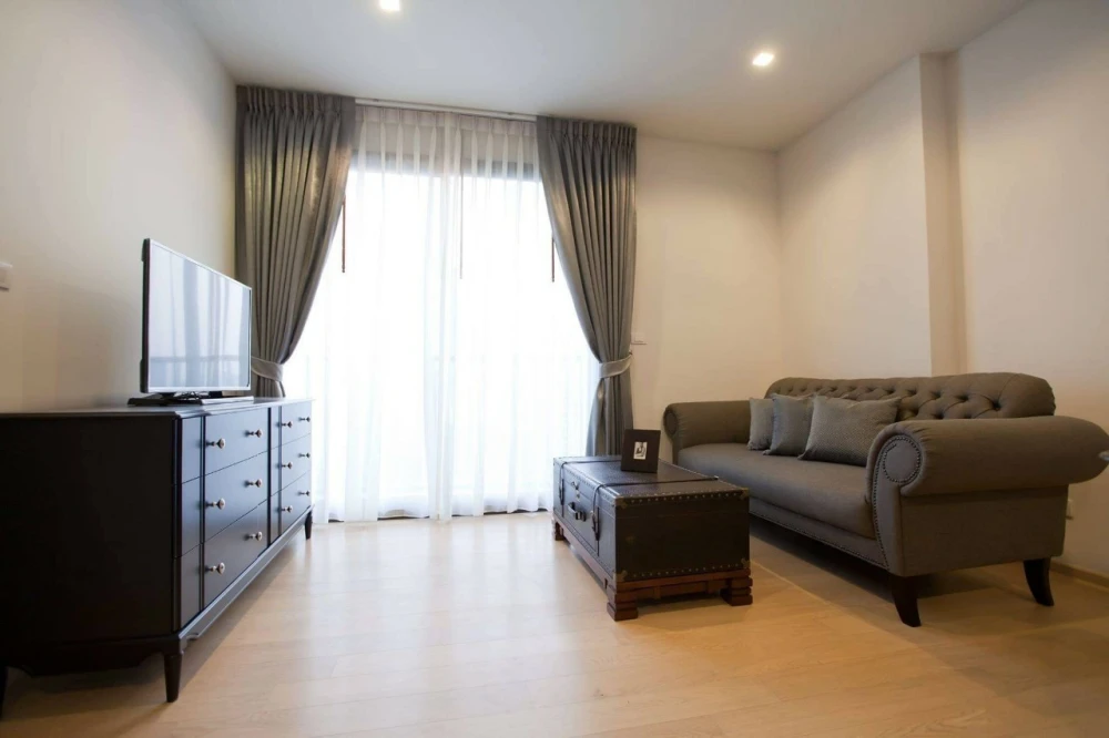 Condo for rent at HQ Thonglor. Nice room, fully furnished. Just bring your belongings and move in! Book now!