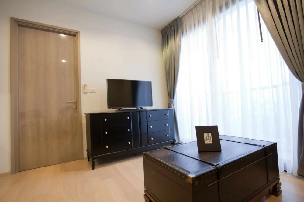 Condo for rent at HQ Thonglor. Nice room, fully furnished. Just bring your belongings and move in! Book now!