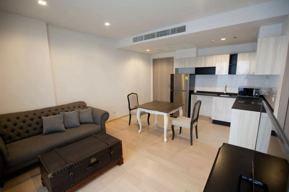 Condo for rent at HQ Thonglor. Nice room, fully furnished. Just bring your belongings and move in! Book now!