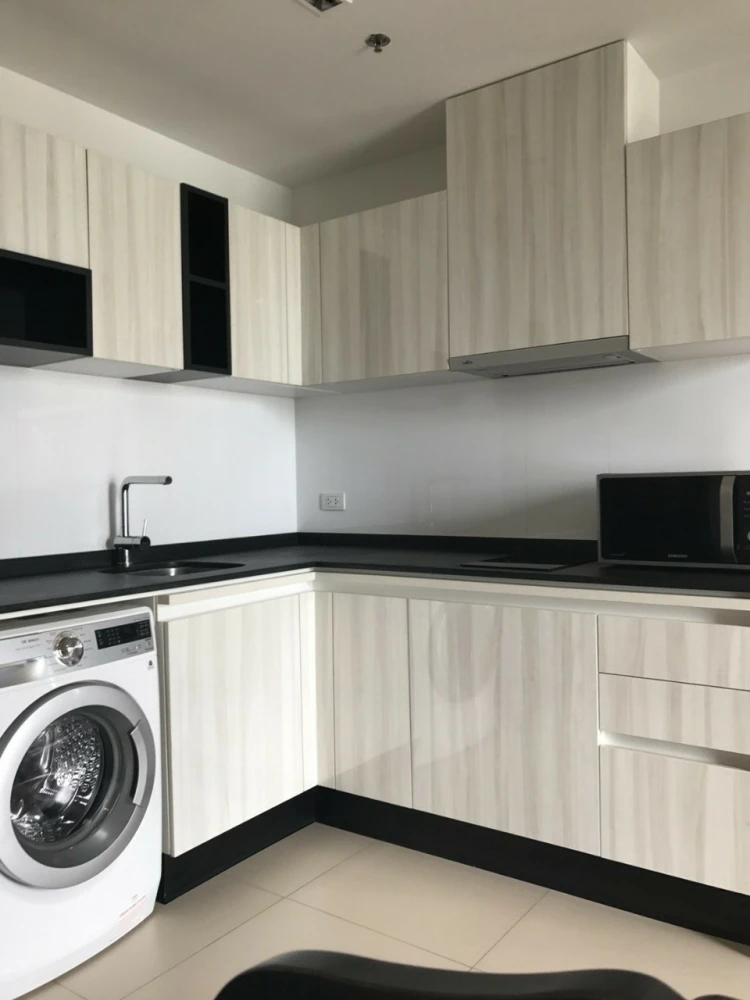 Condo for rent at HQ Thonglor. Nice room, fully furnished. Just bring your belongings and move in! Book now!