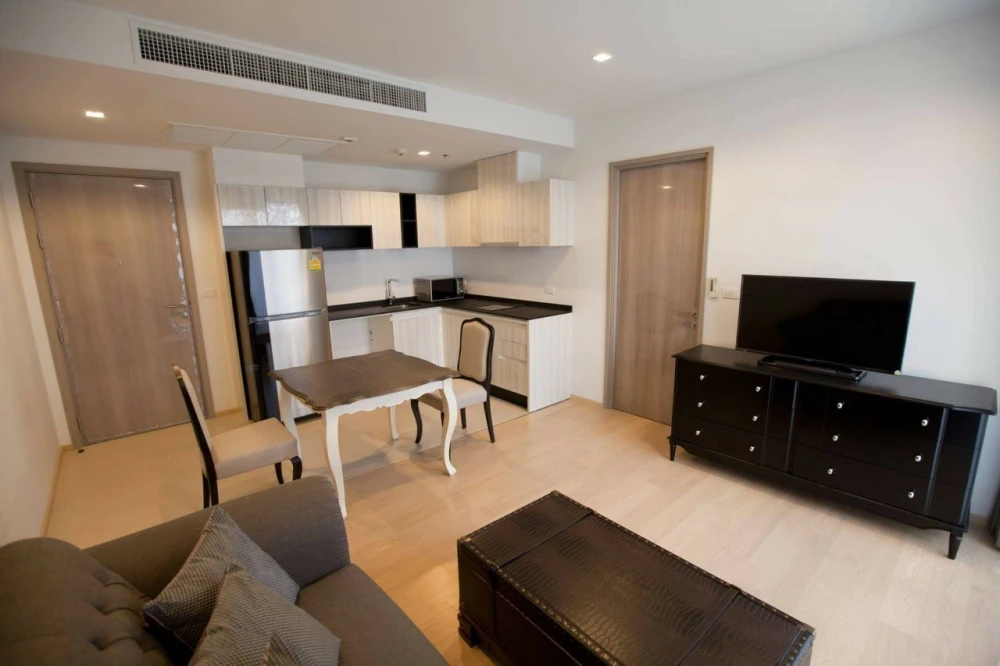 Condo for rent at HQ Thonglor. Nice room, fully furnished. Just bring your belongings and move in! Book now!