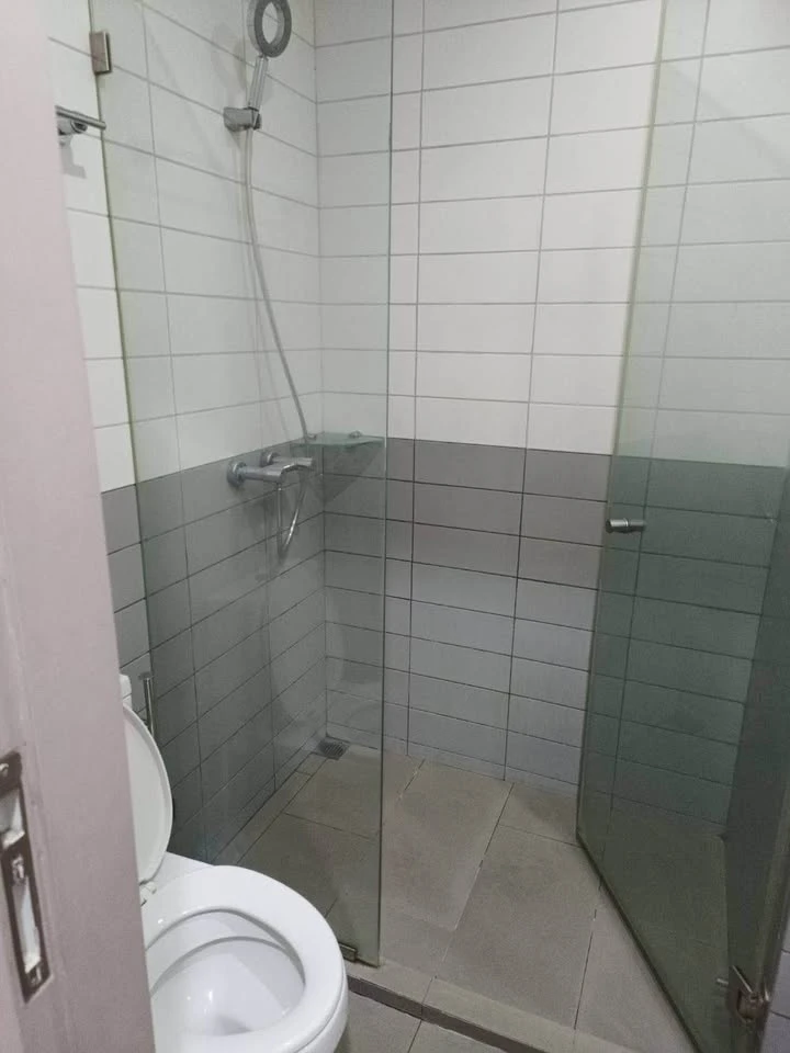 Condo for rent at Ideo Mobi Sukhumvit, a nice room with complete furniture and appliances. Hurry and reserve now, don't miss out!