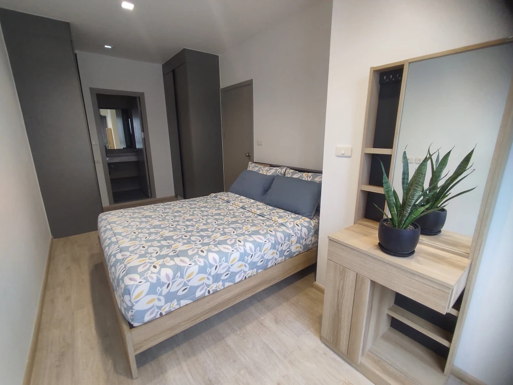 Spacious condo for rent at Ideo New Rama 9, offering ample living space and full facilities. Ready for immediate booking!