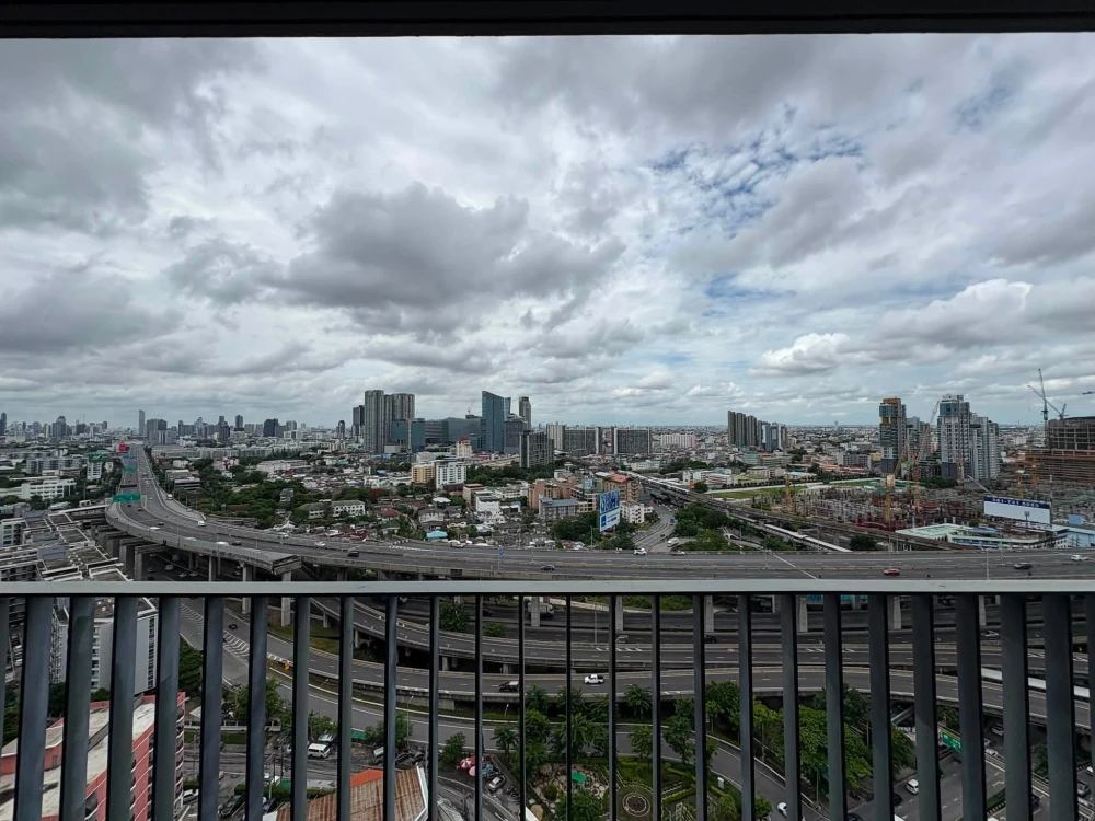 Condo for rent at IDEO O2. Spacious and comfortable unit with efficient use of space. Fully furnished with appliances. Don't miss out!