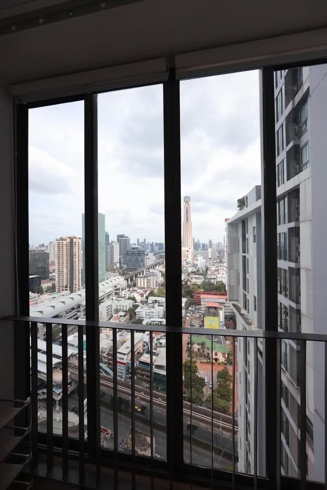Condo for rent: IDEO Q PHAYA THAI, corner room with privacy, 27th floor, high view, plenty of usable space, reserve now.