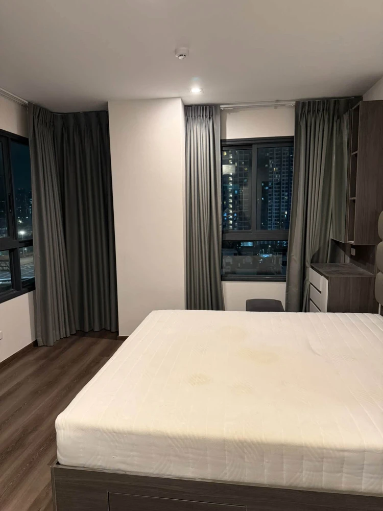 Condo for rent at IDEO Rama 9–Asoke. Spacious unit with a highly functional layout and full amenities. Book now!