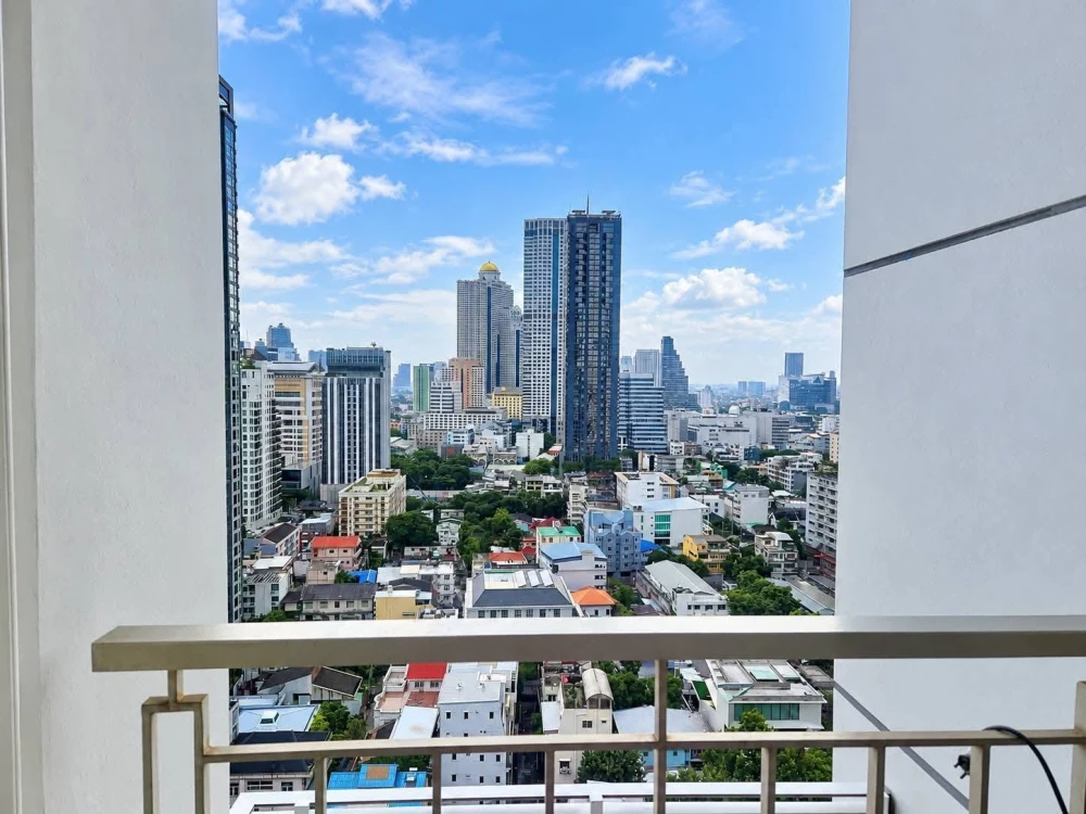 Spacious condo for rent at IVY SATHORN 10—offering ample living space and excellent value. This is an opportunity you definitely shouldn't miss.
