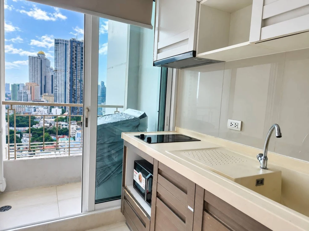 Spacious condo for rent at IVY SATHORN 10—offering ample living space and excellent value. This is an opportunity you definitely shouldn't miss.