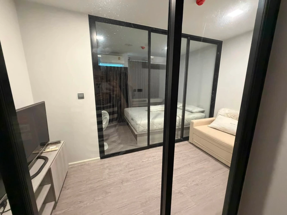 Condo for rent at Kave Ava. The unit is partitioned into separate, well-defined zones and comes with complete amenities. Book now!