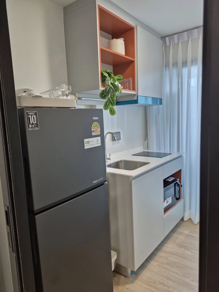 Kave Luminous Bangmod Condo for Rent: 1-Bedroom Exclusive unit on the 6th floor. Features a view facing the front of the complex and a cool, comfortab