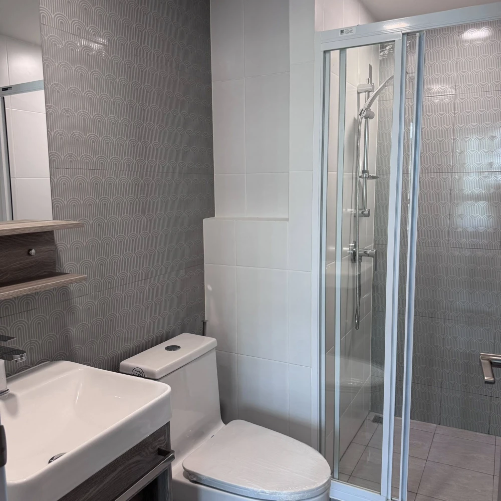 Condo for rent at Kave Luminus. Nice room, great atmosphere, fully furnished with appliances. Just bring your suitcase and move in! Don't miss out!