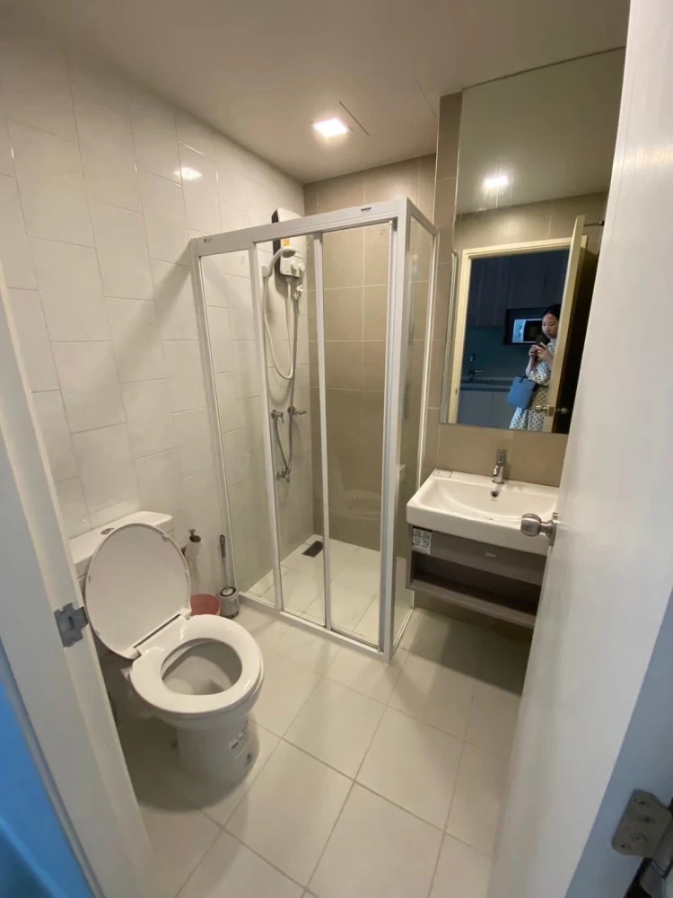Condo for rent at Kave Town Shift. The unit is partitioned into separate, well-defined zones. Great value! Don't miss out!