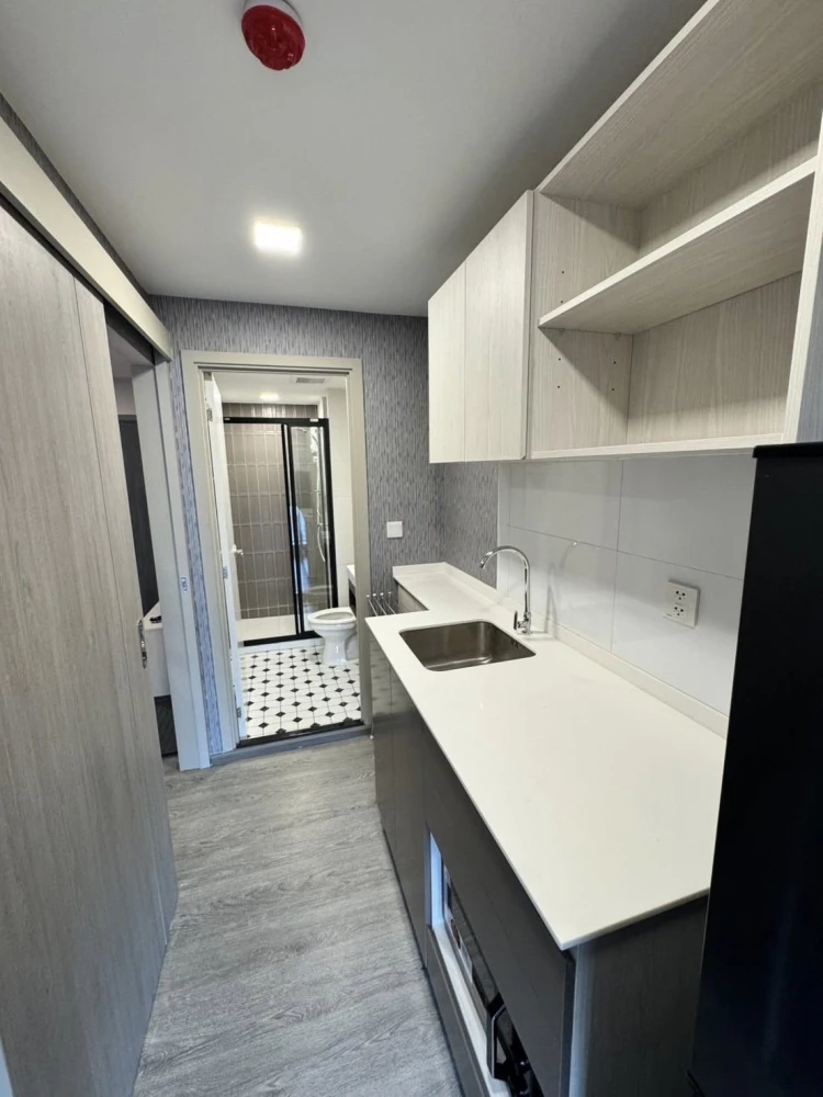 Condo for rent at Kave Wonderland. Ready to move in, with high-quality wallpaper. Amazing price! Don't miss out!