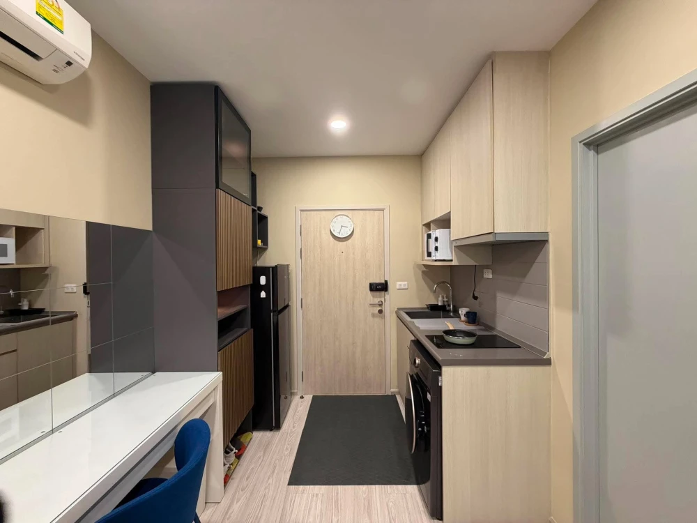 Condo for rent, Ideo Mobi Sukhumvit Eastgate, nice room on the 20th floor with golf course view. Convenient and complete amenities. Move in soon!