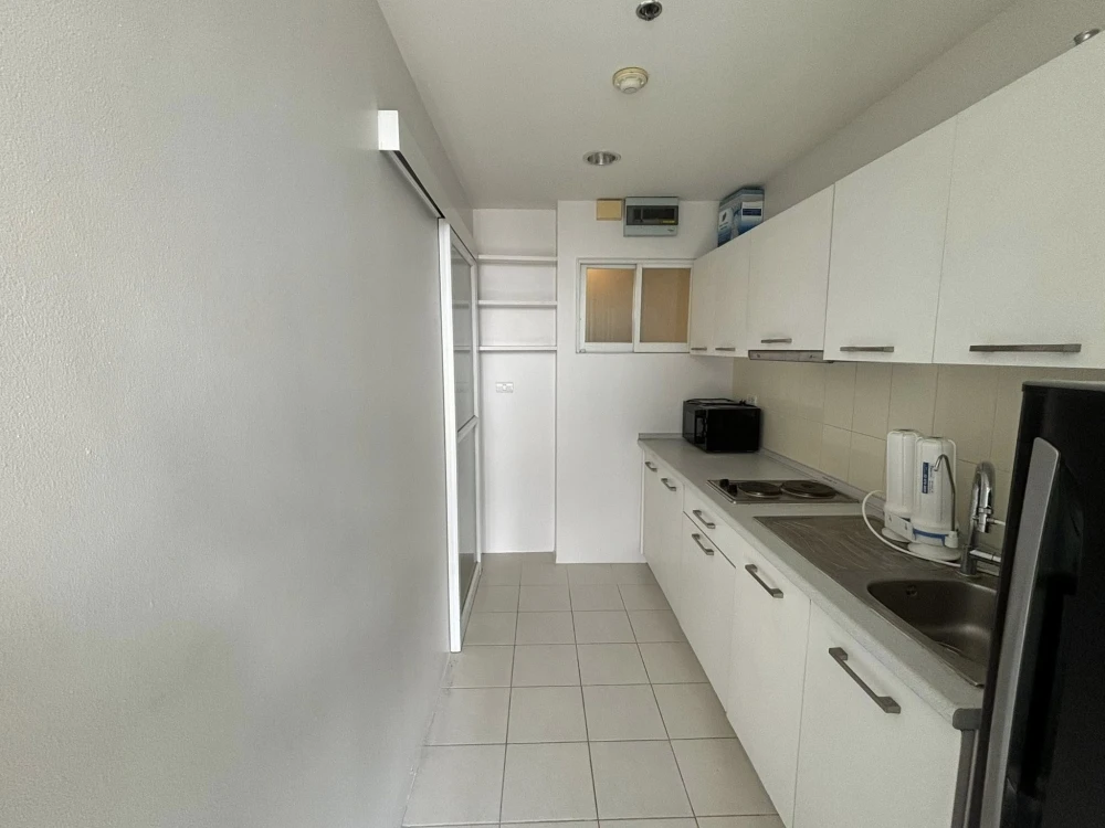 Condo for rent Life @ Ratchada - Suthisan, ready to move in, 12th floor, beautiful view, complete in one place, you must hurry to reserve.