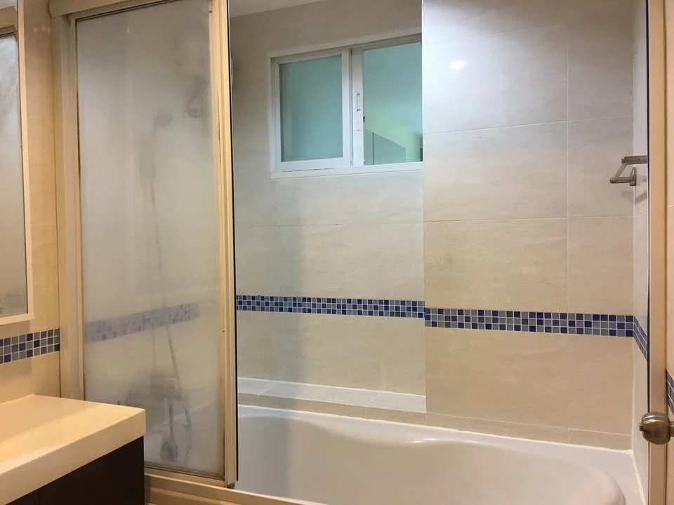 Condo for rent: Life @ Sathorn, 10 units available, ready to move in. Fully furnished, great value. Book now, don't miss this opportunity!