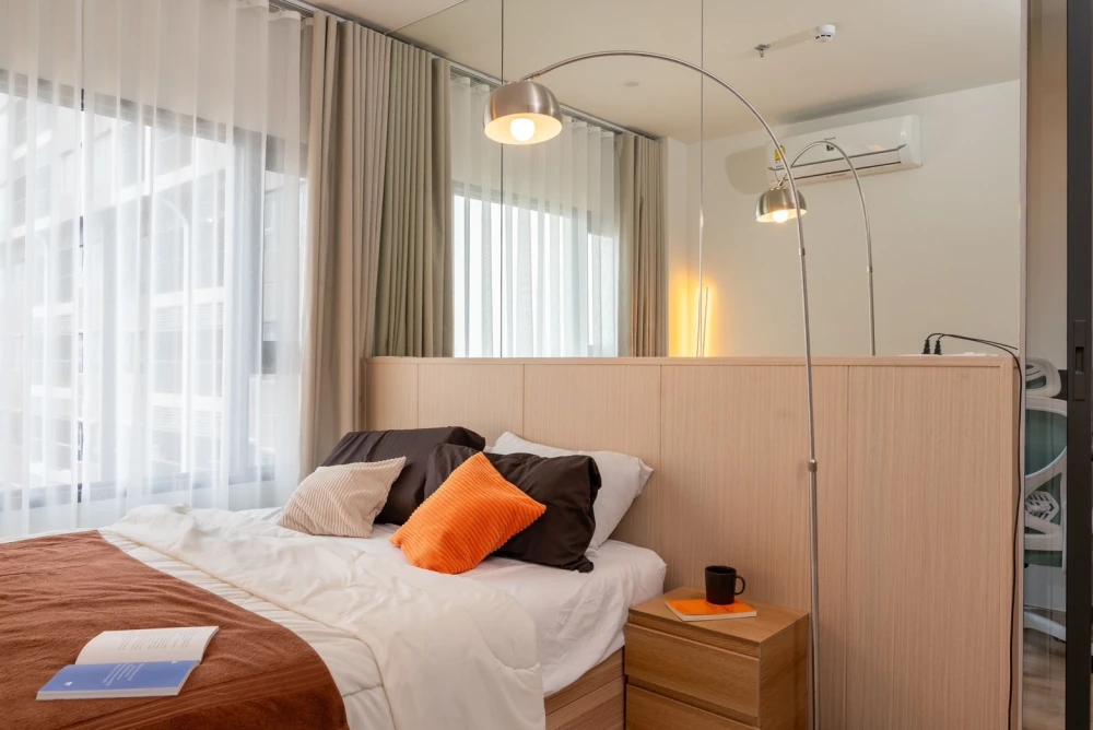 Condo for rent at Life Asoke Rama 4. Fully furnished and ready to move in. Complete amenities. 23rd floor, city view with panoramic view of the Chao P
