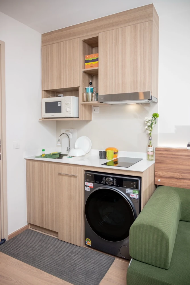 Condo for rent at Life Asoke Rama 4. Fully furnished and ready to move in. Complete amenities. 23rd floor, city view with panoramic view of the Chao P