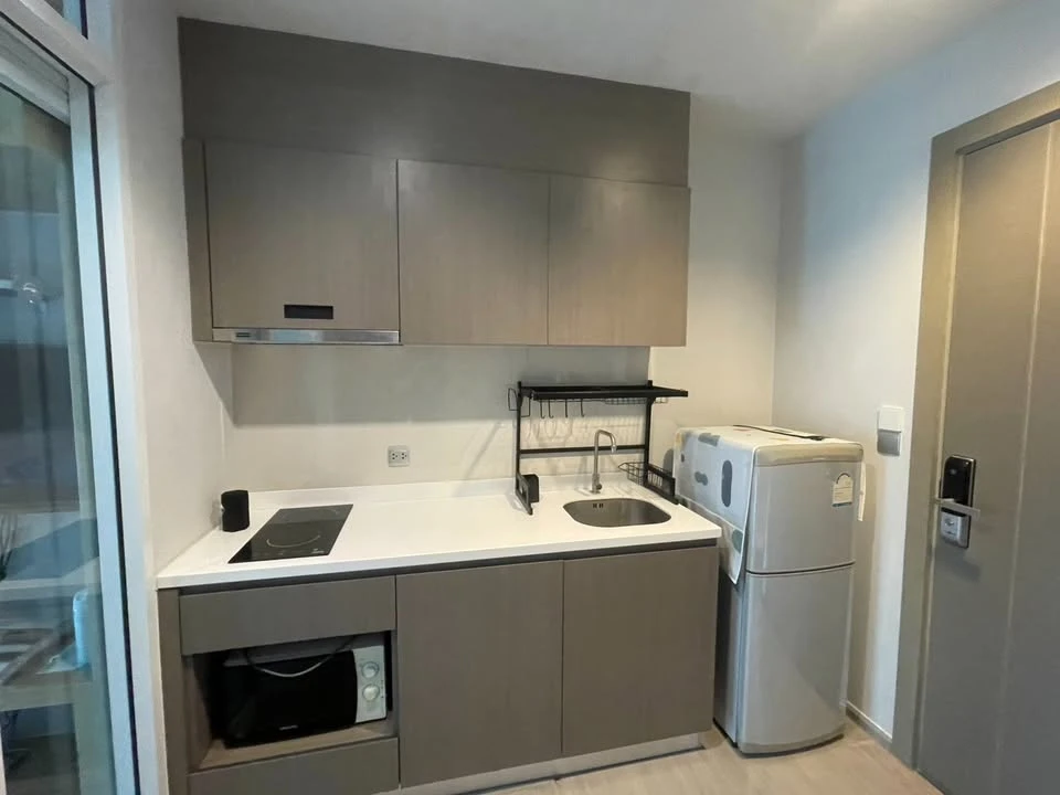 Condo for rent, Life Asoke-Rama 9, studio unit, 20th floor, Building A, 1 bedroom, 1 separate kitchen, built-in cabinets throughout. Book now!