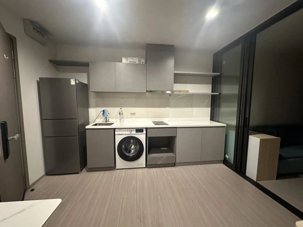 Condo for rent at Life Asoke Rama 9. Ready to move in, fully furnished. Book now! Don't miss out!