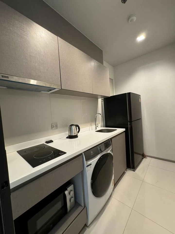 ให้เช่าคอนโด Life Asoke Rama9 ห้องแต่งเรียบหรู built in ไม้แท้ อย่างดี บอกเลยว่าคุณต้องห้ามพลาด