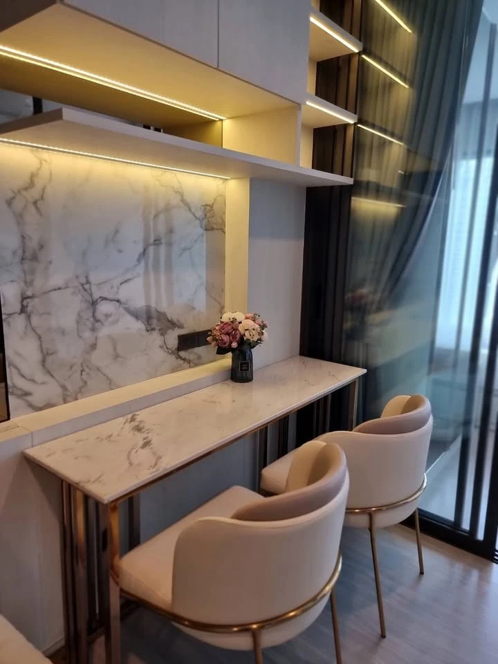 ให้เช่าคอนโด Life Asoke Rama9 ห้องแต่งเรียบหรู built in ไม้แท้ อย่างดี บอกเลยว่าคุณต้องห้ามพลาด