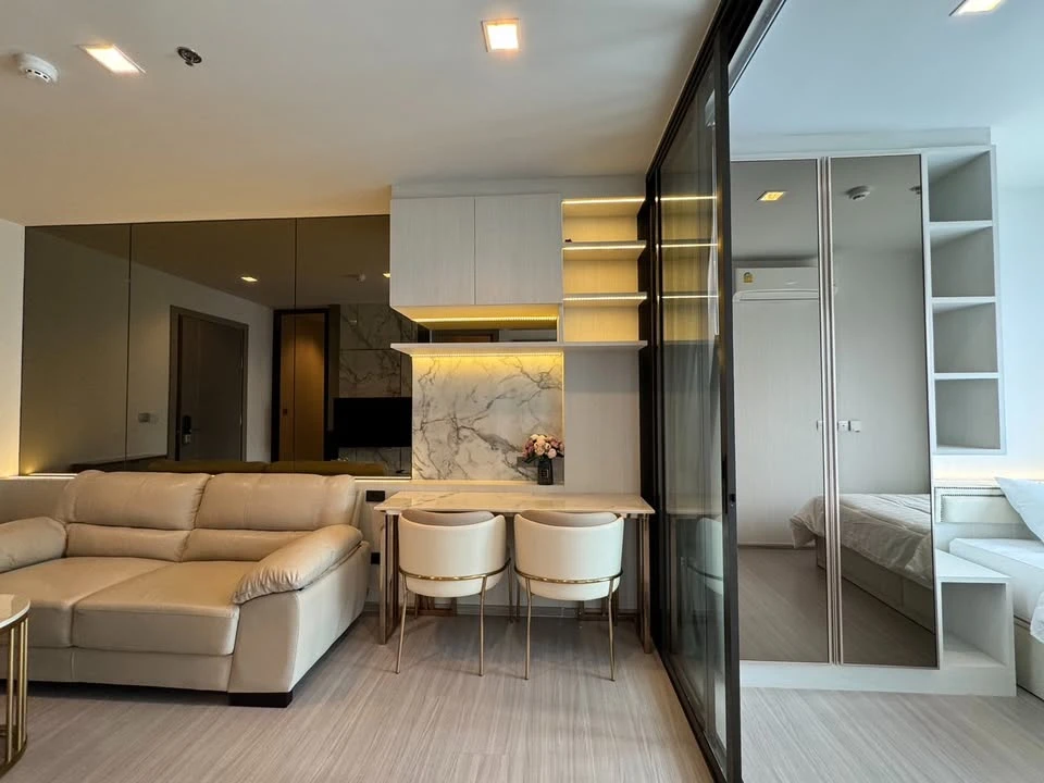 ให้เช่าคอนโด Life Asoke Rama9 ห้องแต่งเรียบหรู built in ไม้แท้ อย่างดี บอกเลยว่าคุณต้องห้ามพลาด