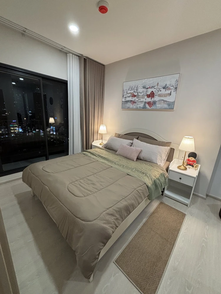 Condo for rent at Life Charoennakhon - Sathorn. Fully furnished and ready to move in, featuring complete amenities and a warm, cozy décor style. Book