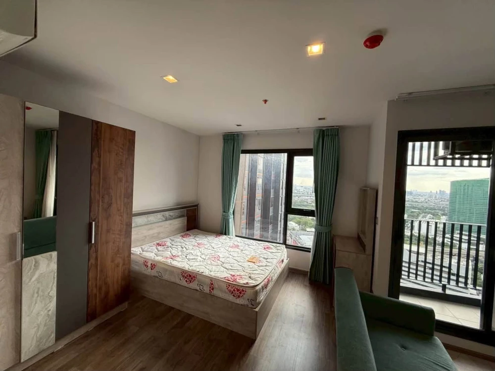 Condo for rent at Life Ladprao Valley. Nice unit on the 38th floor with great views. Fully furnished with appliances. Book now!